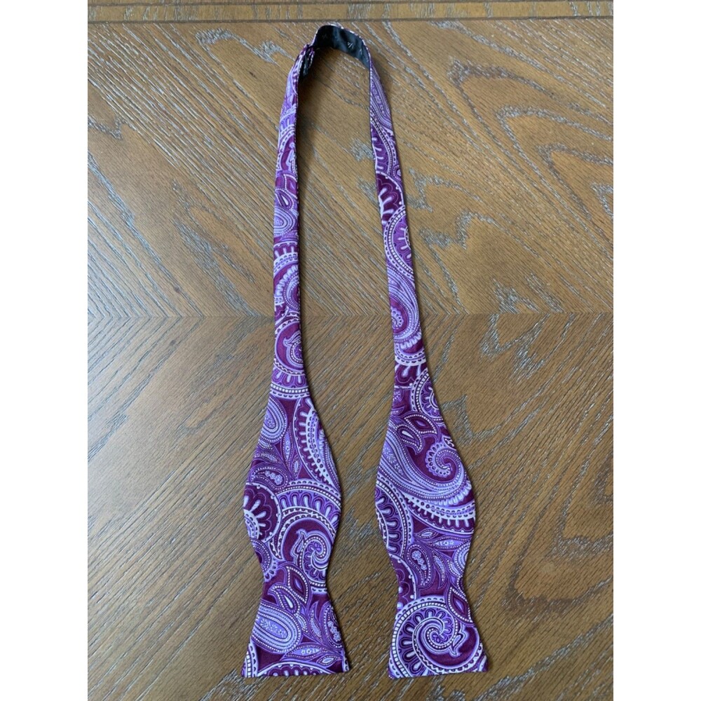 Barry Wang 100% Silk Men’s Bow Tie Purple Paisley Hand Tailored